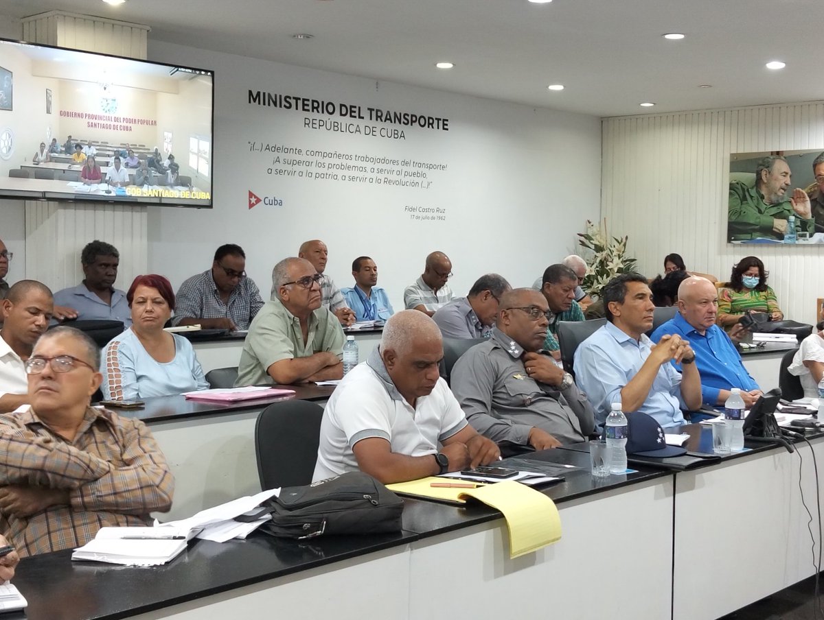 FidelACN_Cuba's tweet photo. #ACN reporta. De enero a mayo se reportan en #Cuba menos accidentes de tránsito y lesionados, pero crecieron los fallecidos en motos y ciclomotores, informaron hoy en reunión de la Comisión Nacional de Seguridad Vial. #HazloBien #ConocerEsPrecaver. @ACN_Cuba https://t.co/caZvqpGJor