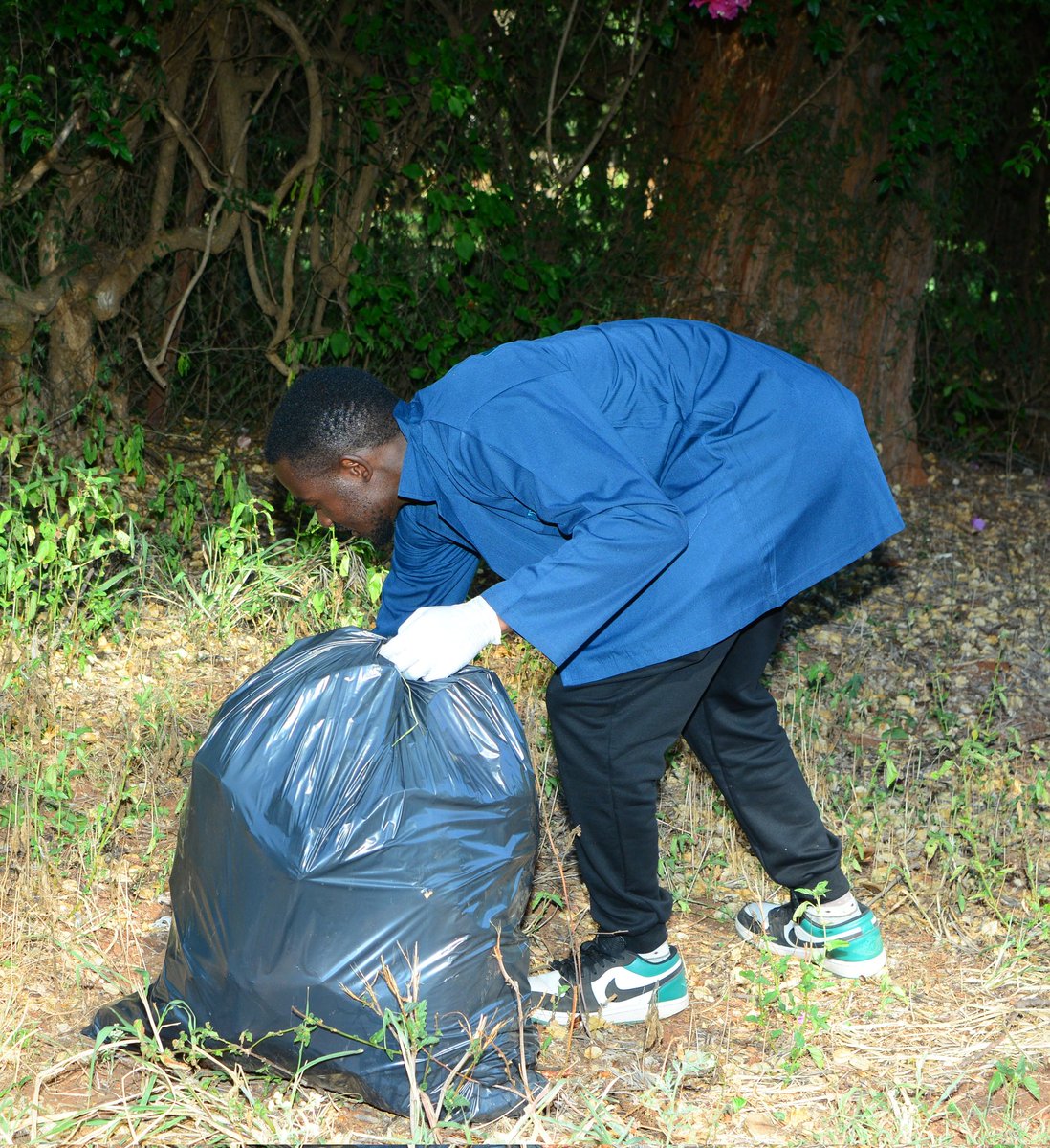 #DAY 2209  We all have to be responsible always
it does not take much to make a difference let's #KeepBulawayoClean