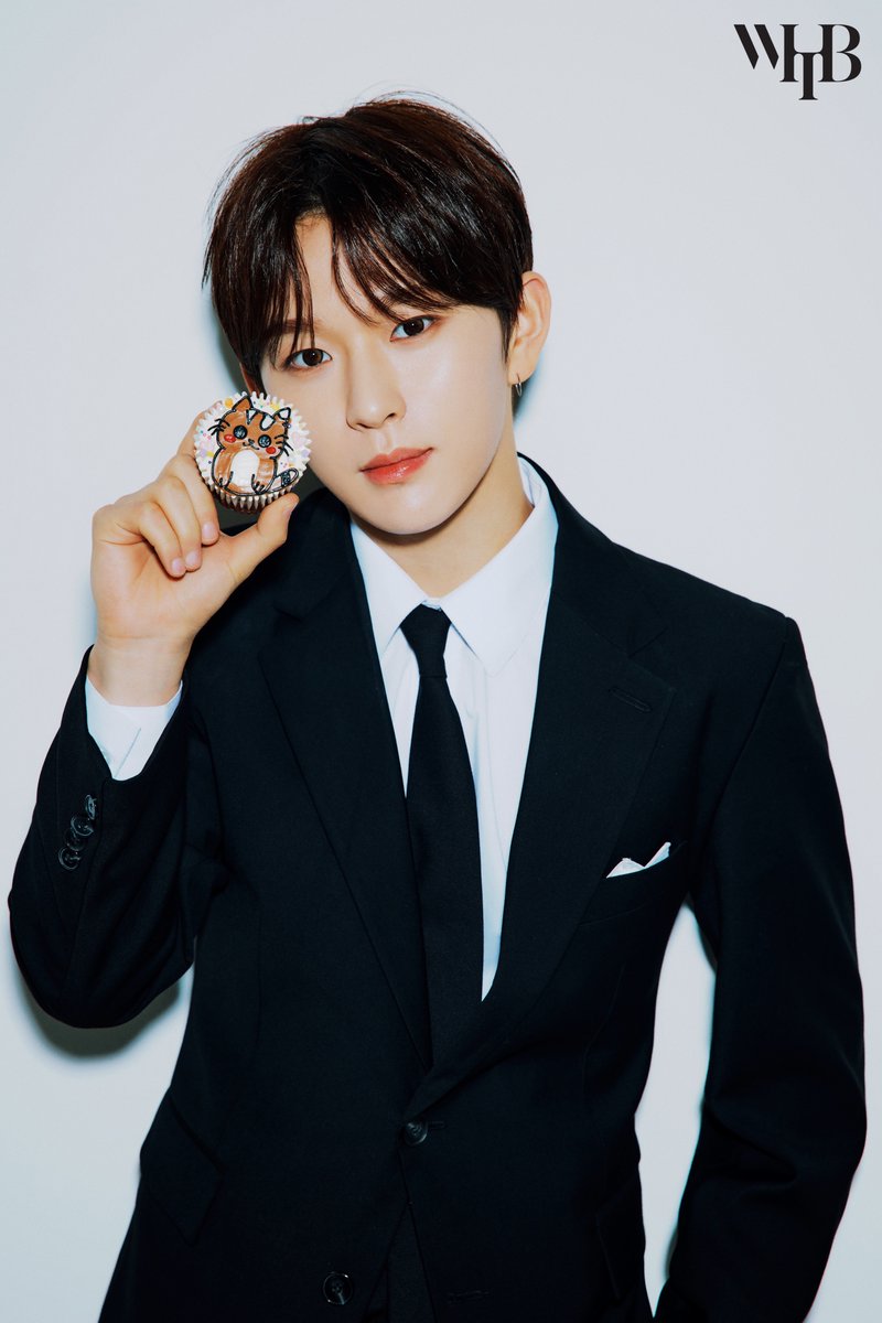 whib_official's tweet photo. For AnD😻🧡

2025.07.16🎂

#WHIB #휘브
#HASEUNG #하승
#HBD_HASEUNG https://t.co/bgPK1PAQsQ