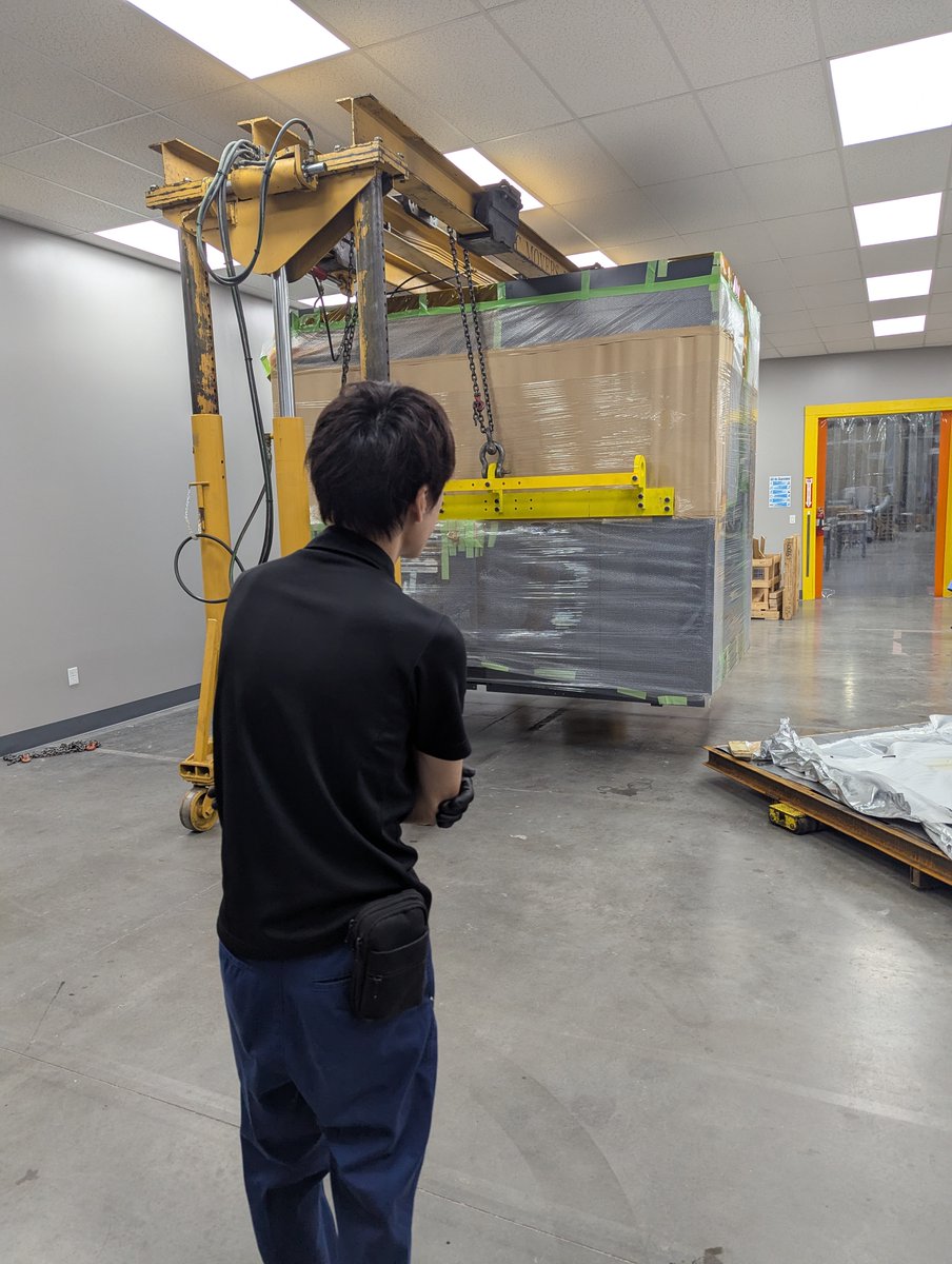 Something big is coming to Houston! 🤩 <a href="/1Vision_Inc/">1-Vision</a> is installing the first J-throne 29 in the US this summer—6,000 sph, LED-UV curing &amp; next-gen digital print. Stay tuned! 🚀 #JThrone29 #Komori