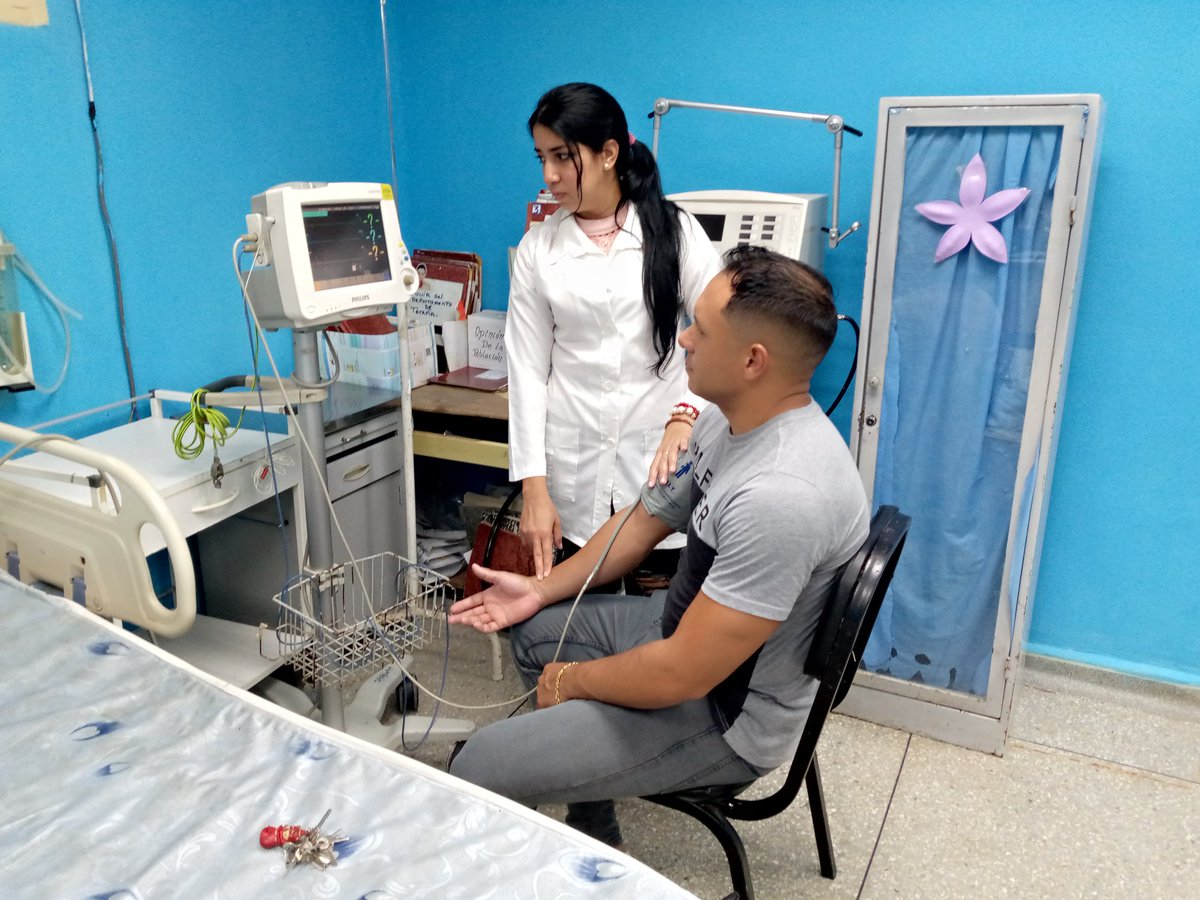 Atención a colaboradores de la brigada con el chequeo de la tensión arterial
#preveniresvivir 
<a href="/cubacooperabol/">Cubacoopera Estado Bolívar 🇻🇪</a>
<a href="/cubacooperaven/">Brigada Médica Cubana en Venezuela</a>