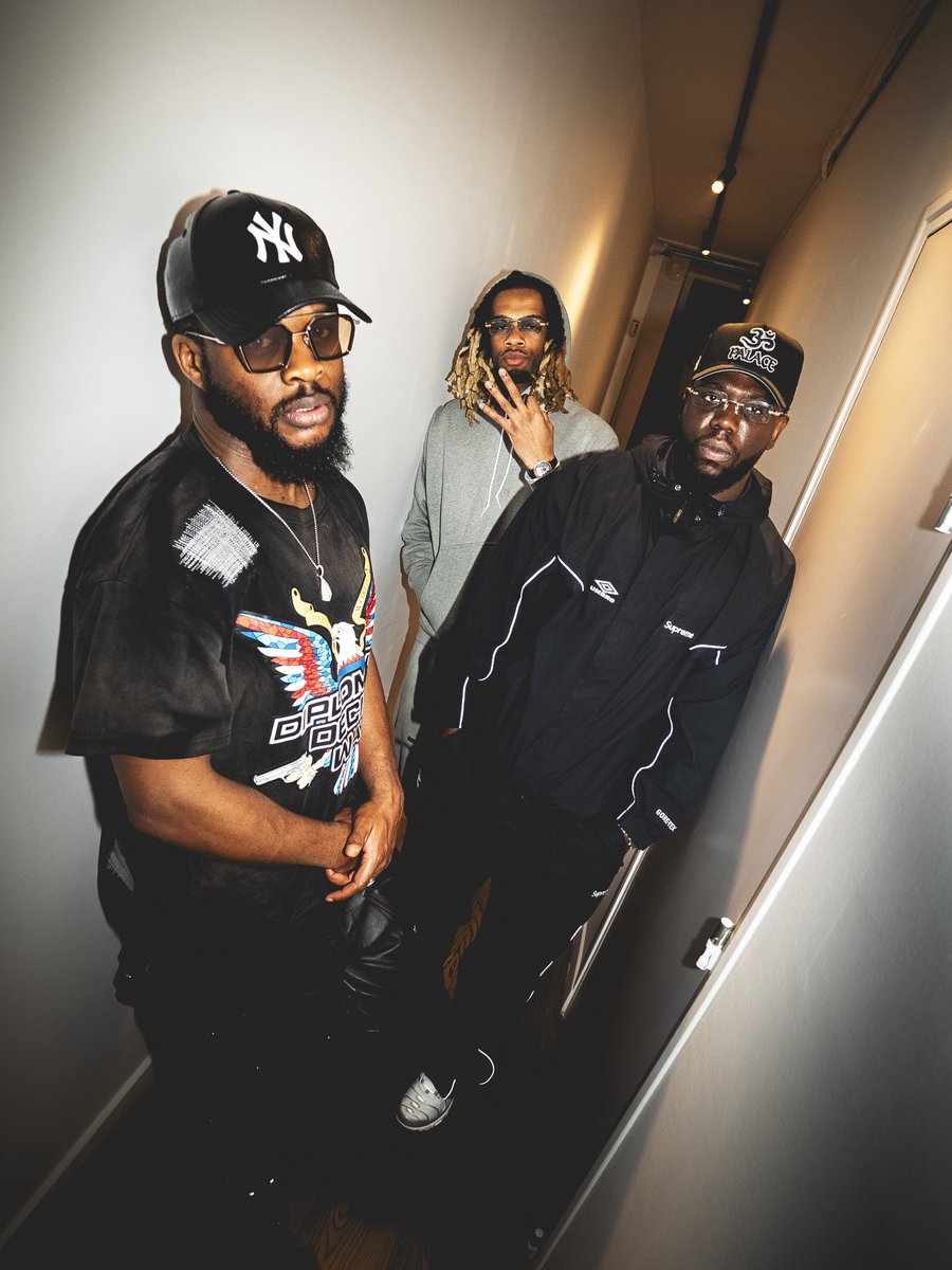 amk_dinero's tweet image. 3 LIONS 🔥🇨🇲 ft @DossehLaFamine &amp;amp; @PunchyDinos Disponible ce 27 juin sur mon nouvel album « OUTSIDER » 

 Belle bagarre 🔥‼️