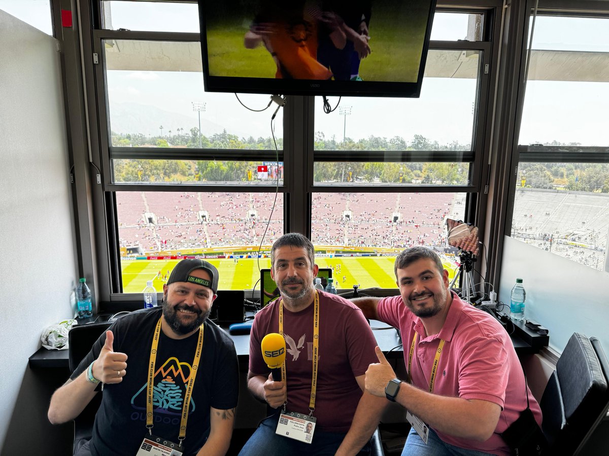 Carrusel Deportivo (@carrusel) on Twitter photo 🏆 #FIFACWC EN DIRECTO‼
🏟 Rose Bowl
⚽ ATLÉTICO - BOTAFOGO
🗣 Narra <a href="/Tala_Radio/">M.M. TALAVERA</a>
🎤 Inalámbrico <a href="/PedroFullanaSER/">Pedro Fullana</a>
🎙 Dirige <a href="/garridocarrusel/">Dani Garrido</a>
👥 Con <a href="/AxelTorres/">Axel Torres 🧅</a> Kiko Narváez <a href="/brunoalemany/">Bruno Alemany</a> <a href="/Jorgeescorial/">Jorge Escorial</a>
📣 #VARMan <a href="/itu_edu/">Eduardo Iturralde</a>
🔌 Tec <a href="/borjagonzalezn/">Borja González Núñez</a> 🏆 #FIFACWC EN DIRECTO‼
🏟 Rose Bowl
⚽ ATLÉTICO - BOTAFOGO
🗣 Narra <a href="/Tala_Radio/">M.M. TALAVERA</a>
🎤 Inalámbrico <a href="/PedroFullanaSER/">Pedro Fullana</a>
🎙 Dirige <a href="/garridocarrusel/">Dani Garrido</a>
👥 Con <a href="/AxelTorres/">Axel Torres 🧅</a> Kiko Narváez <a href="/brunoalemany/">Bruno Alemany</a> <a href="/Jorgeescorial/">Jorge Escorial</a>
📣 #VARMan <a href="/itu_edu/">Eduardo Iturralde</a>
🔌 Tec <a href="/borjagonzalezn/">Borja González Núñez</a>