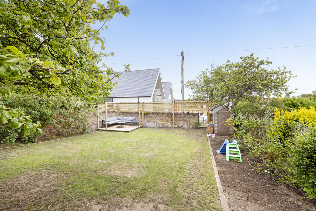 Park Lodge, Main Street #Gullane
- Beautifully presented traditional Semi-Detached Villa 
- Generously proportioned accommodation on three floors 
- Flexible family living in a popular coastal setting 
- Considerable character and style 
- Two Public Rooms 
- Five Bedrooms 
-
