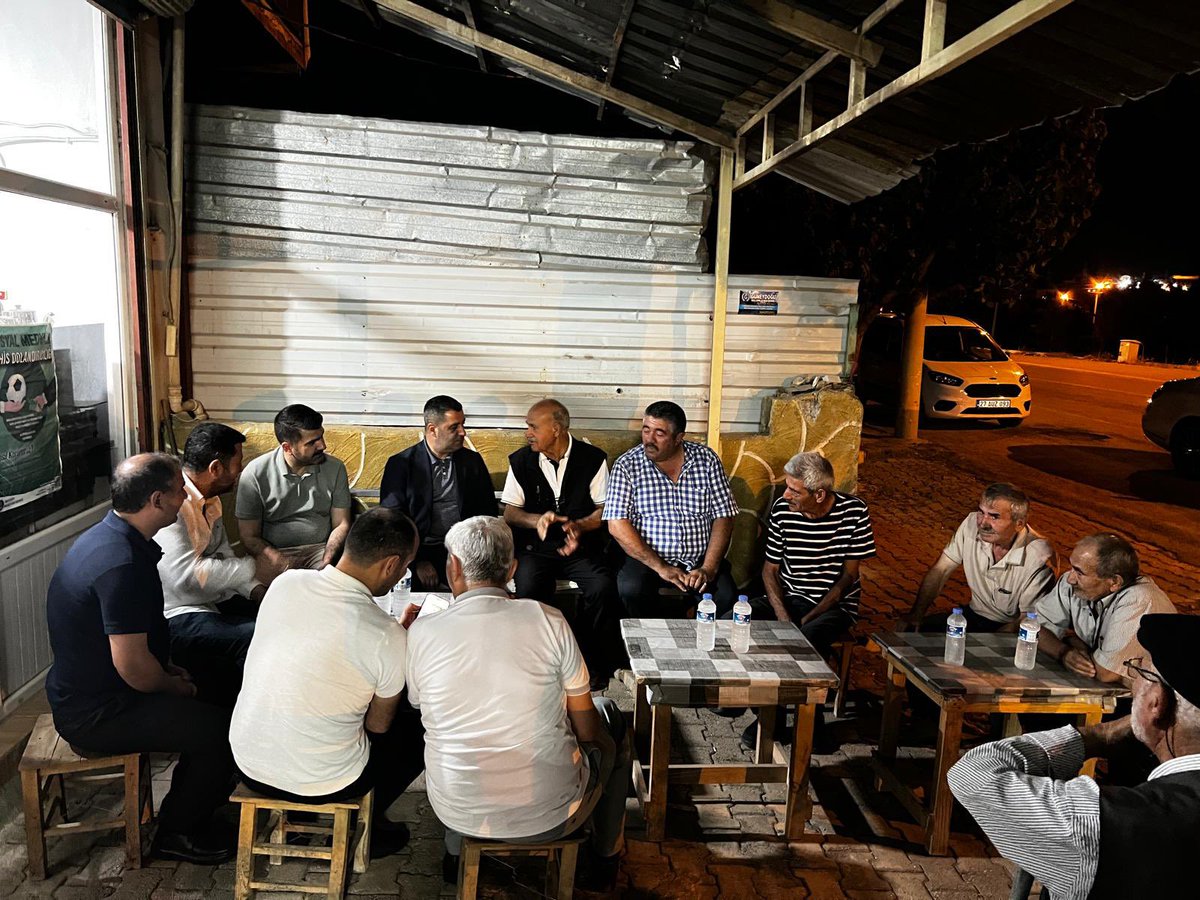 📍 İSLAHİYE / FEVZİPAŞA 

Sabahın erken saatlerinde başladığımız İslahiye programımıza, Fevzipaşa Mahallesi’nde bulunan kahvehanede vatandaşlarımız, mahalle muhtarımız ve ilçe yönetim kurulu üyelerimizle çay eşliğinde gerçekleştirdiğimiz samimi bir sohbetle devam ediyoruz.