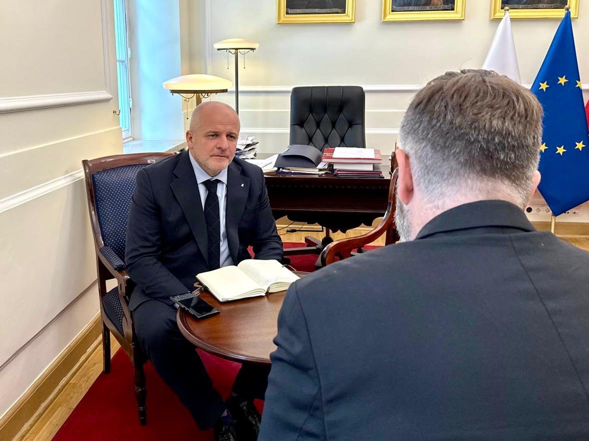 pawelkowalpl_EN's tweet image. 🇵🇱🇽🇰 I met with @DSGashiRKS , Head of Kosovo’s Diplomatic Mission, to discuss security in the Balkans and Kosovo’s EU integration. Poland supports Kosovo’s Euro-Atlantic aspirations-regional stability is our shared priority. We also honored Prof. Geremek’s legacy.