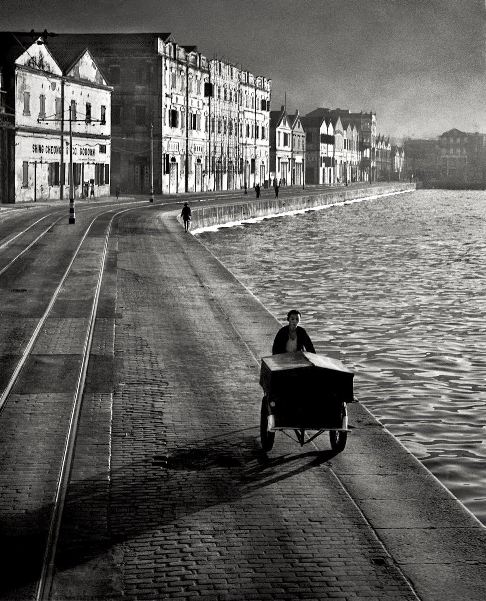 Fan Ho 

"As evening hurries by"
Hong Kong, 1955