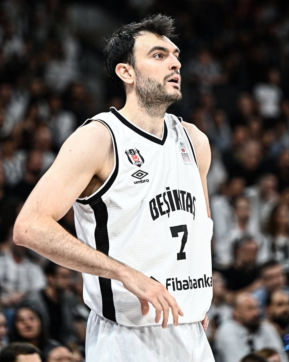 🏆 Basketbol Süper Ligi | Final Serisi 4. Maçı

⏰ 2. Çeyrek Sonucu

🏀 Beşiktaş Fibabanka 45-49 Fenerbahçe Beko