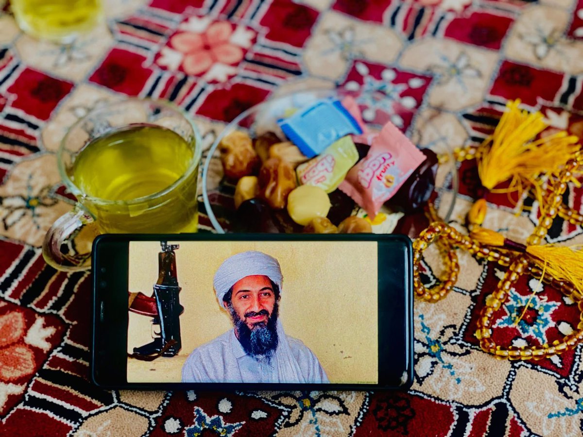 هغه شخص چې غربي نړی يې له شتون څخه په ډار کې وؤ،تل به يې د جهاد لپاره توصیه کولی په خپلو حجرو کې مه ویده کیږي ځانونه بیدار کړي.
کاش!!
ستا مبارک وجود نن ژوندي واي د غزة لپاره 
| تقبله الله |