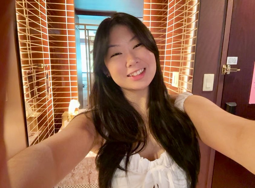 toomuchsaki's tweet photo. appreciation post for this pink hotel 🌸 https://t.co/BZWaesl5cQ