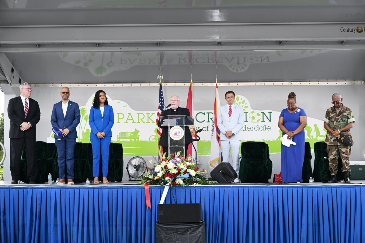 In Loving Memory
Father Ronald Perkins
Senior Chaplain, Fort Lauderdale Fire Rescue and Fort Lauderdale Police Department