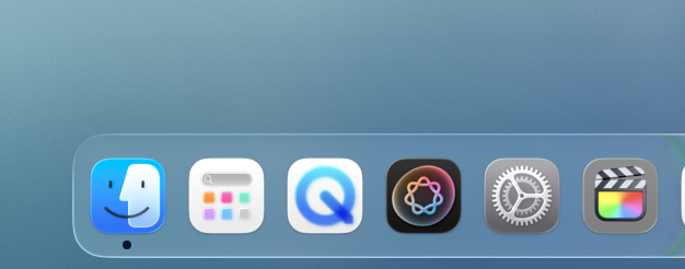 AmazingMacTV's tweet photo. Ce soir, avec la nouvelle bêta de macOS 26, l'icône du Finder retrouve ses couleurs d'antan, tout en affichant un style cohérent avec l'interface https://t.co/vBTESosrW3