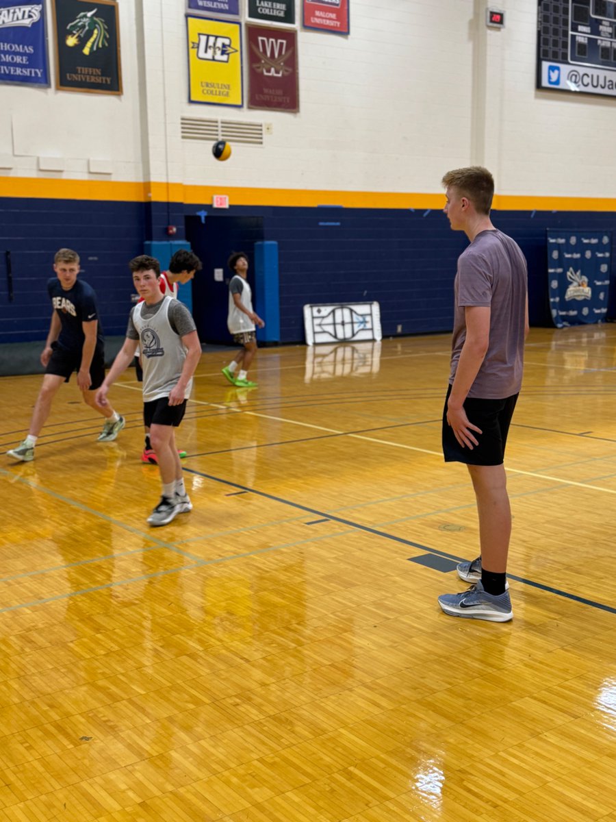 CedarvilleMBB's tweet image. First full day of Overnight Camp❗️
Our coaches and campers are working hard preparing for the afternoon session games🏀