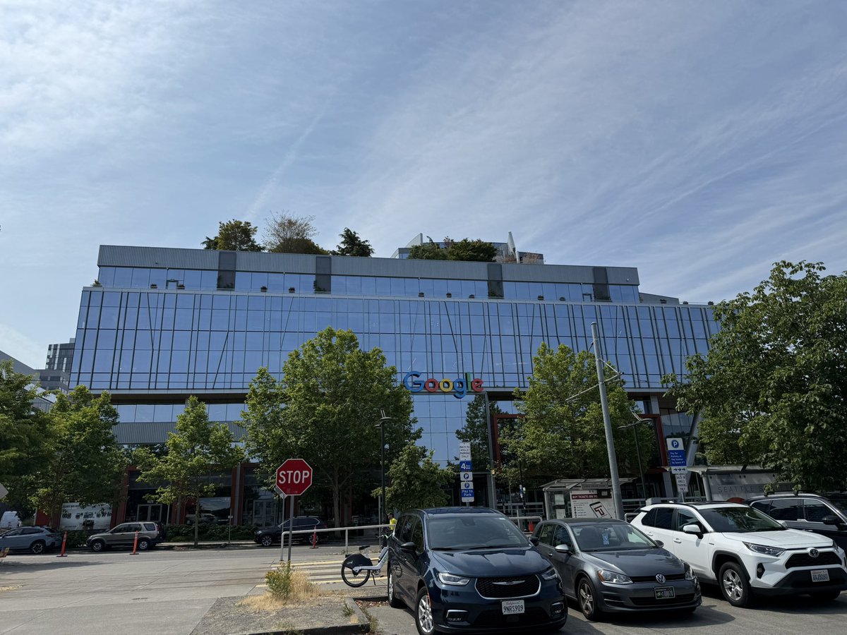 DrNicolasHart's tweet image. Visiting the Lake District, with a cameo visit to see the @FredHutch campus (because I am a nerd at heart). I like to see where some colleagues work and how care is delivered (including urban design, location, barriers/facilitators to access). Always something to learn #MASCC25.