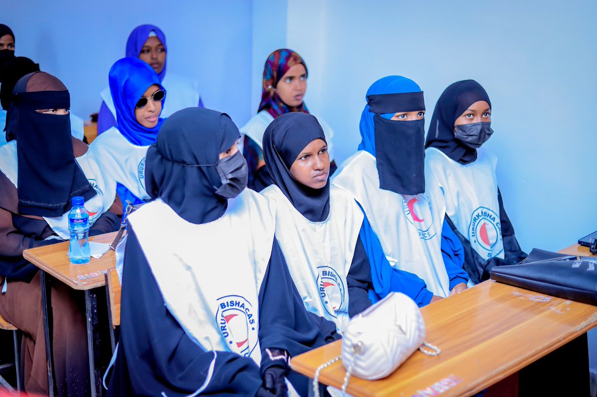 jagan_chapagain's tweet photo. As I conclude my visit to #BishaCas, today, I was encouraged by the stories from SRCS volunteers on how they are learning new skills as they support their local communities. Thank you, #BishaCas Hargeisa Branch, for excellent coordination.

Being a volunteer is one of the best things to do—making friends while we help our communities.

I also visited the SRCS Physical Rehabilitation Center, where dedicated doctors and technicians provide free prosthetics and physiotherapy. 

The IFRC stands firmly with SRCS and its volunteers. Together, we make a difference. ❤️ #Volunteers #Humanity