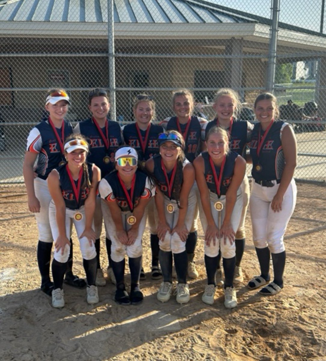 Ava Hartl tweet media