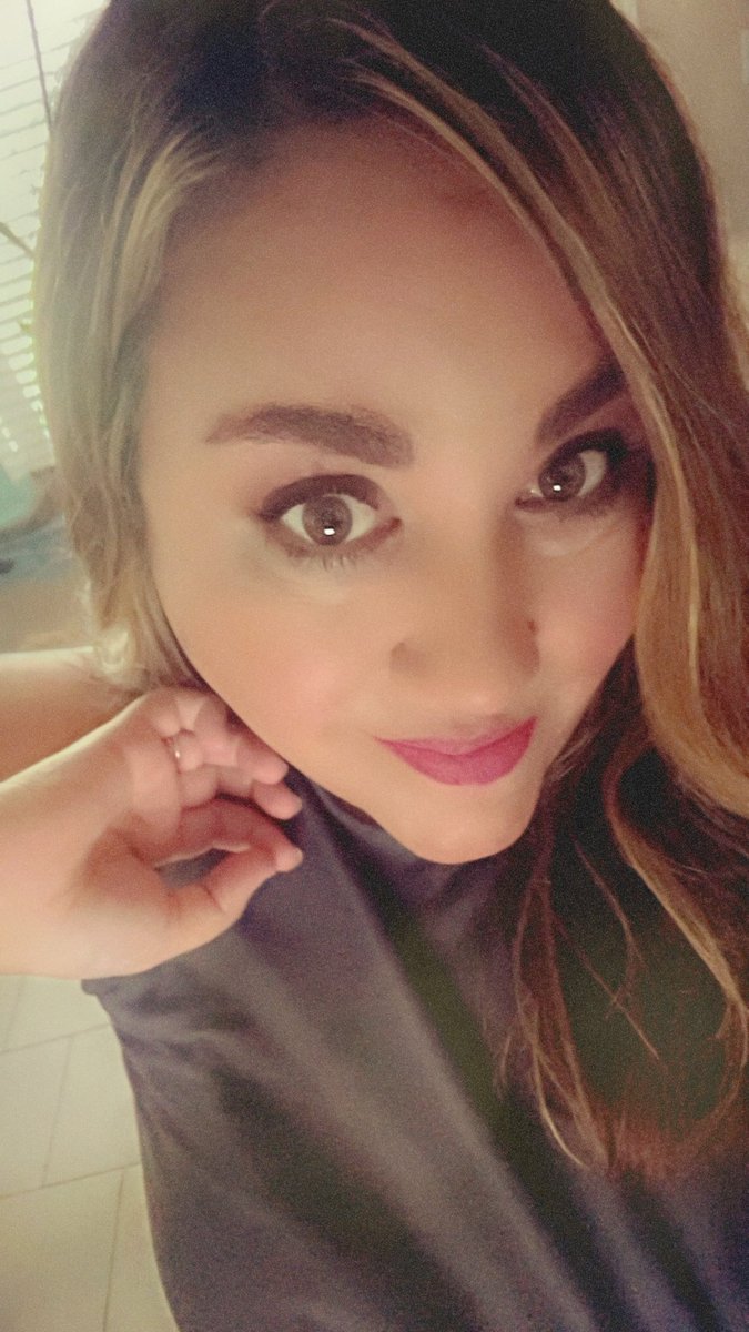 LKellzGA's tweet image. I try to do ALL the hard things so my kids don’t have to…naturally this equates to always having to be strong &amp;amp; wear a smile when some days all you need is to crumble.  ❤️💯