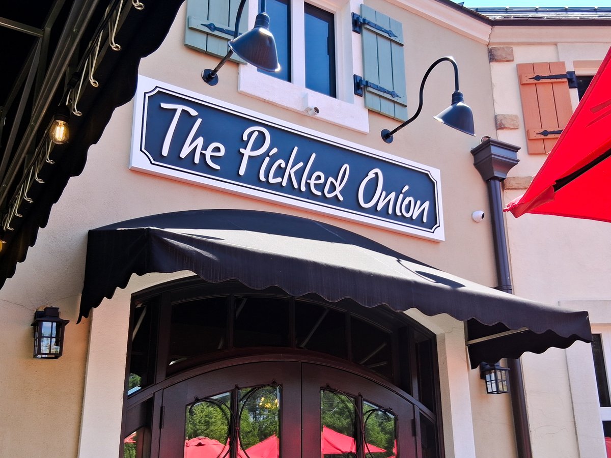 capital_sign_nc's tweet image. Fresh look, bold flavor 🍴 Just wrapped up a crisp 2 new HDU signs for The Pickled Onion – serving up exterior signage that’s just as refreshing as their menu! ✨ 

#ExteriorSignage #PanSign #PickledOnion #RaleighNC #RaleighEats #RestaurantSignage #Signs #SignCompany