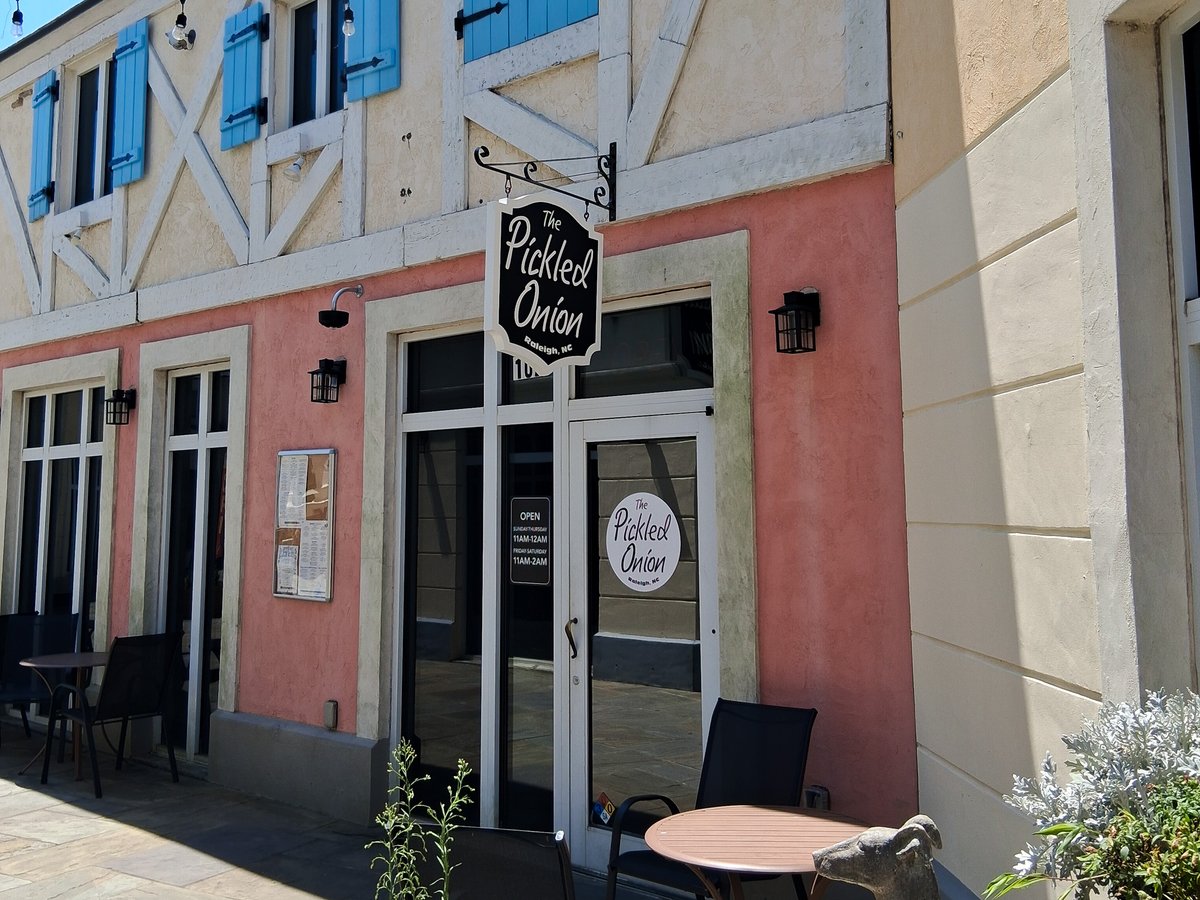 capital_sign_nc's tweet image. Fresh look, bold flavor 🍴 Just wrapped up a crisp 2 new HDU signs for The Pickled Onion – serving up exterior signage that’s just as refreshing as their menu! ✨ 

#ExteriorSignage #PanSign #PickledOnion #RaleighNC #RaleighEats #RestaurantSignage #Signs #SignCompany