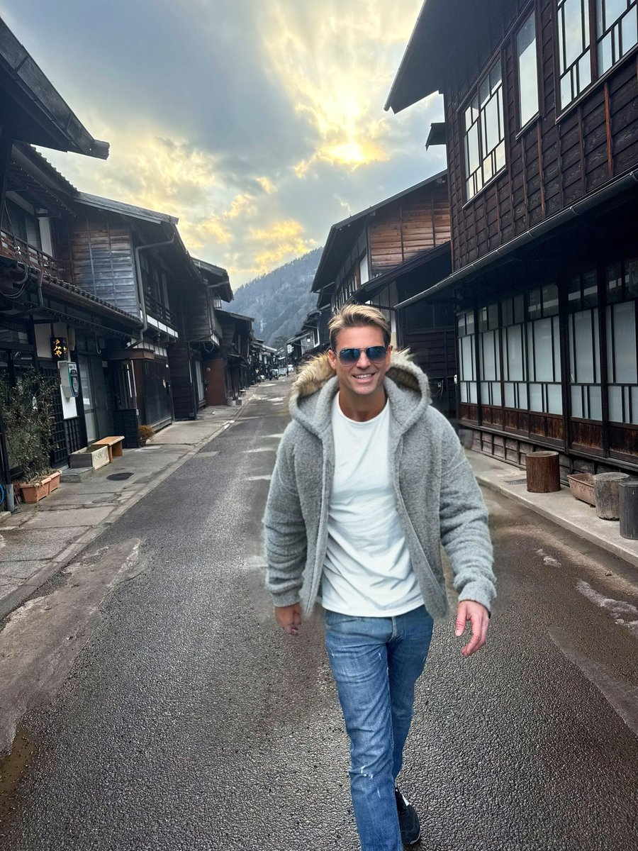 🇯🇵Caminando por el pueblo desierto de #Narai. Sintiendo conexión y respeto por #Japón y su cultura milenaria. ¿Me acompañas? 🤟