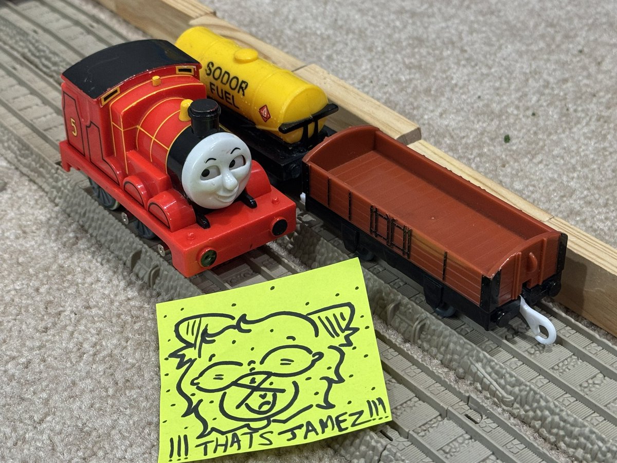 tomasdaspoon's tweet image. little late to the party but THANK YOU @yeenwithgoggles‼️‼️SUPPORT THEM!! ❤️❤️
my thomas has a friend 🤓❤️❤️