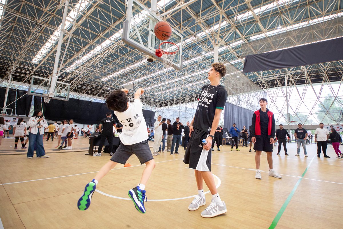 mexbasquet's tweet image. #MexBasquet🏀🇲🇽 ¡𝑬́𝒙𝒊𝒕𝒐 𝒓𝒐𝒕𝒖𝒏𝒅𝒐 𝒆𝒍 #𝑲𝑳𝑩𝑪!

Se llevó a cabo el “Karim López Basketball Camp”, con sede en el #CNAR, donde todos los ojos estuvieron puestos en este gran evento en el que más de 150 asistentes tuvieron la oportunidad de vivir esta gran experiencia.