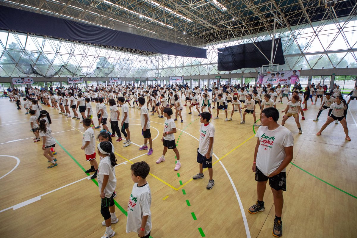 mexbasquet's tweet image. #MexBasquet🏀🇲🇽 ¡𝑬́𝒙𝒊𝒕𝒐 𝒓𝒐𝒕𝒖𝒏𝒅𝒐 𝒆𝒍 #𝑲𝑳𝑩𝑪!

Se llevó a cabo el “Karim López Basketball Camp”, con sede en el #CNAR, donde todos los ojos estuvieron puestos en este gran evento en el que más de 150 asistentes tuvieron la oportunidad de vivir esta gran experiencia.