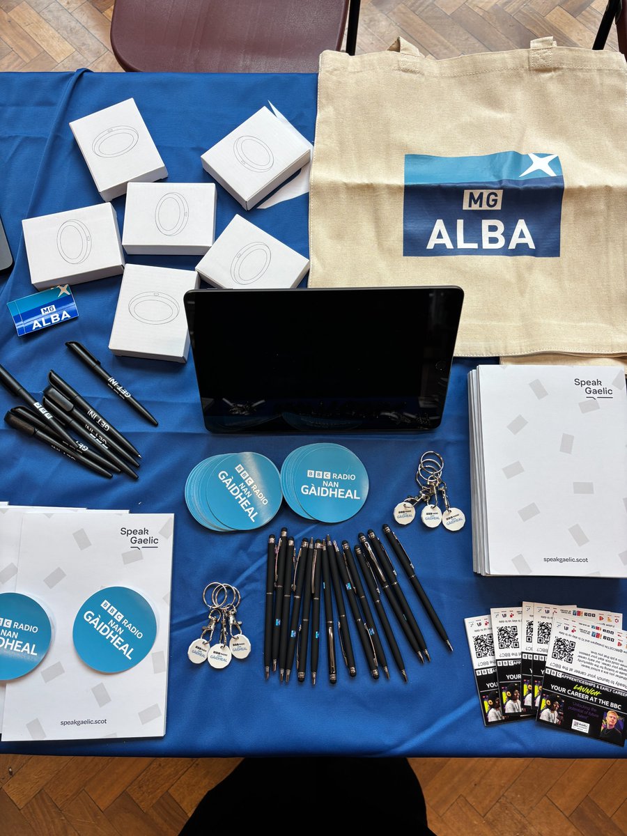 MGALBA's tweet image. An t-seachdain sa chaidh bha co-obraichean MG ALBA, Iona agus Rona, an làthair aig tachartas airson cànain a bhrosnachadh aig Àrd-sgoil Mhontròis 🏫🙌

Last week our MG ALBA colleagues, Iona and Rona, attended a languages event held at Montrose Academy!