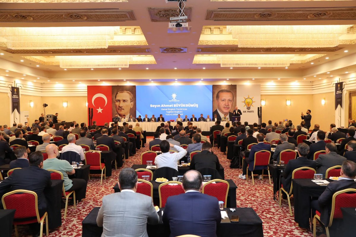 Genel Merkez Teşkilat Başkanlığımızın düzenlediği "İl Başkanları ve İl Koordinatörleri Çalışma Kampı"ndayız.

Teşkilatımızın gücünü, sahadaki birikimimizi ve geleceğe dair hedeflerimizi değerlendirdiğimiz buluşmamızda, gerçekleştirdiğim AK SİSTEM sunumu ile Bursa teşkilatının