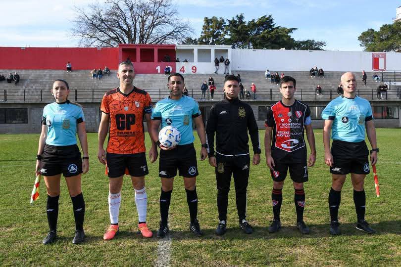 #PrimeraC Igualdad en la vuelta:

Lugano empató 1-1 ante Muñiz, en el estadio de Juventud Unida, en el reinicio de la segunda ronda del certamen. 

⚽ Lucas Maidana
📸 @david.fotografiadeportiva

Próxima fecha ➡ Claypole
