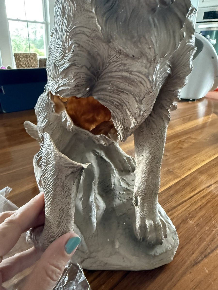MrsC0207's tweet photo. @HobbyLobby Very disappointed to receive my much awaited order to find it arrived broken… the strange thing is there’s not enough pieces in the package so it must have been mailed already broken.  And you now show as out of stock… 😢 Plus can’t get a CS rep on the phone… https://t.co/A4KVgUYwkn
