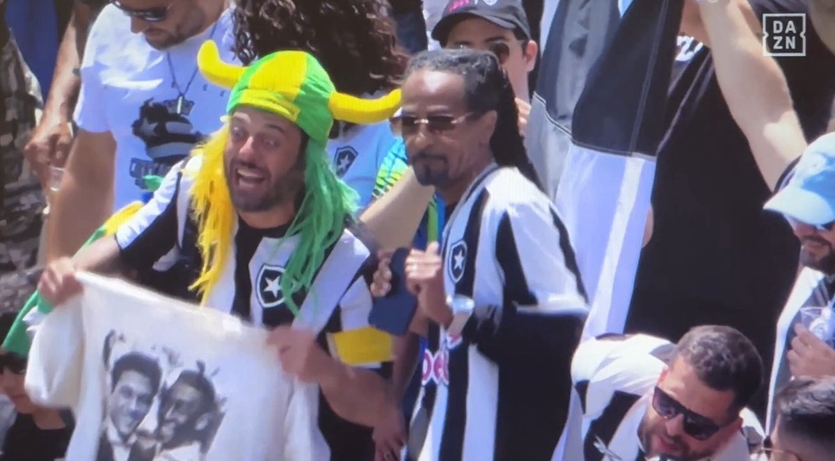 selhurst66's tweet image. Snoop Dogg and fogo fan 🔥🔥