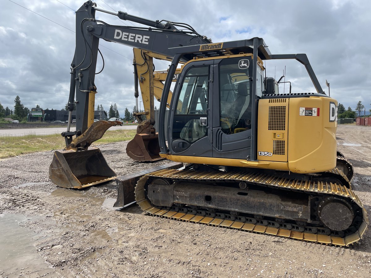 🚨 For Sale: John Deere 135D 🚨
Just in at Reddig Equipment &amp; Repair — this machine features a brand new undercarriage and is work-ready.
Don’t miss a solid deal on a reliable excavator!
📍 Call or message us for details. #Excavator #JohnDeere135D #ConstructionEquipment