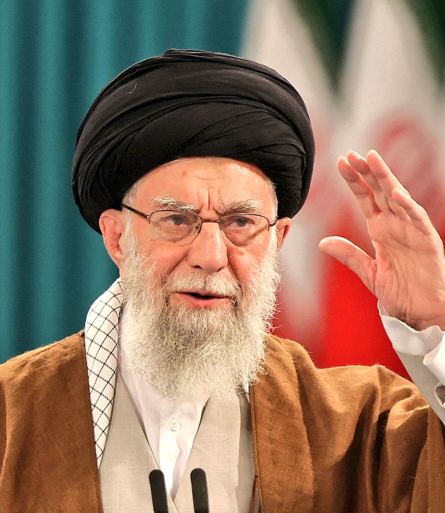 ronakali786's tweet photo. आखिरकार इस बंदे ने अमेरिका की बैंड बाजा ही दे !! #Khamenai मर जाएगा लेकिन झुकेगा नहीं
#IranIsraelConflict #Iran
#Qatar https://t.co/3AnUVtql8Y