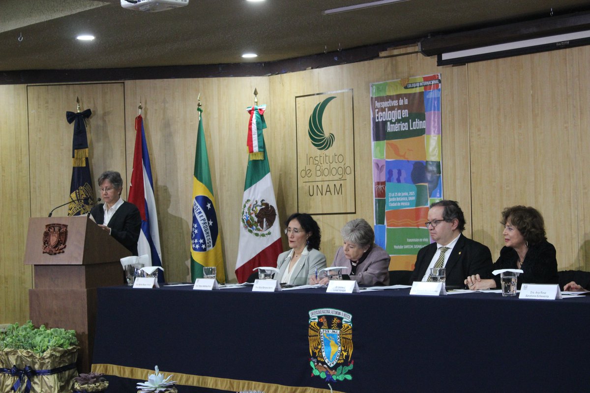 Inauguración: Coloquio Internacional "Perspectivas de la Ecología en América Latina" por el Dr. Leonardo Lomelí, Rector de la UNAM, la Dra. Rosaura Ruiz, SECIHTI y la Dra. Alicia Barcenas, secretaria de Medio Ambiente y Recursos Naturales, en el auditorio del Jardín Botánico IB