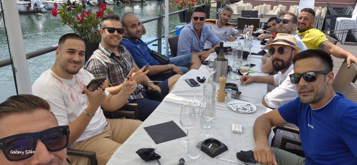 Non so da dove iniziare e nemmeno come iniziare...
È stata una gaming week da cardiopalma, ma non dalla live, ma da dietro.
Dove si risolvono i problemi in un attimo
Dove nascono sinergie non pianificate
Dove conosci persone che hanno la tua stessa passione
Siamo stati immensi❤️