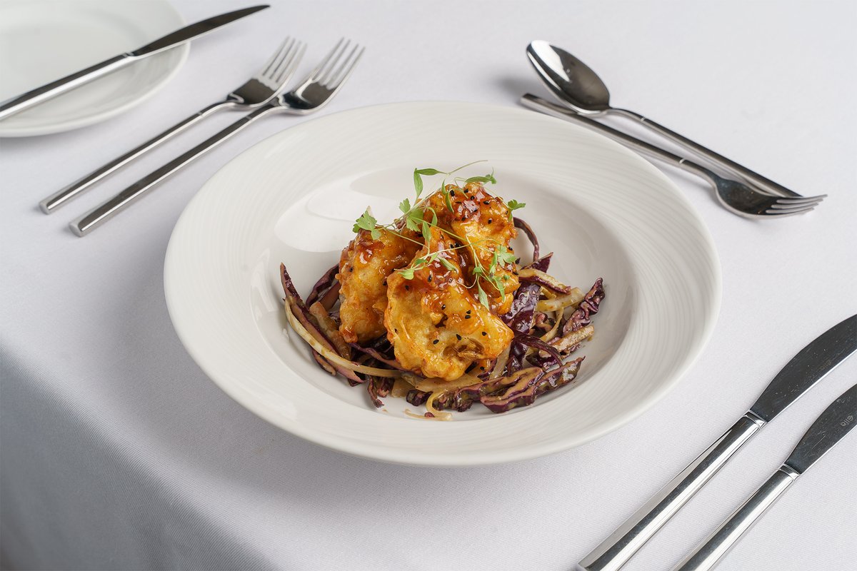 Serving up sunshine on a plate ☀️🍽

Think vibrant flavours, al fresco bites, and dishes made for long summer days. Whatever the occasion here - our menus bring the heat

#manorbythelake #wedding #weddingvenue #cotswoldwedding #weddingfood #cotswoldfood #eventcatering