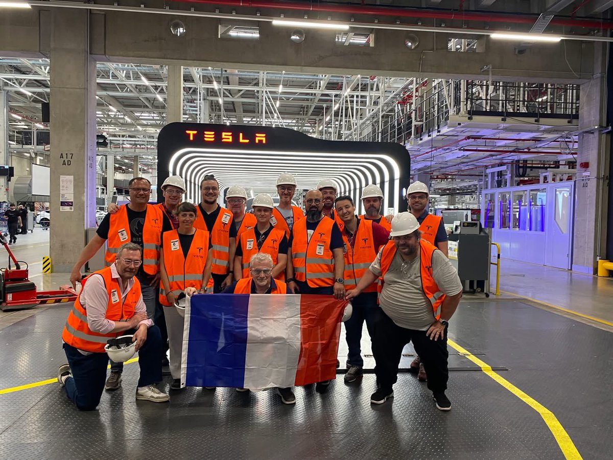TeslaClubFrance's tweet image. 🇩🇪 Exclusive visit of Giga Berlin by Tesla Owners Club France!
Thanks to Tesla for this behind-the-scenes tour of Model Y production:
🏭 12,000 employees
🚗 500,000 vehicles/year
⏱️ Less than 10h from raw materials to finished car
#TOCF #Tesla #GigaBerlin #ModelY