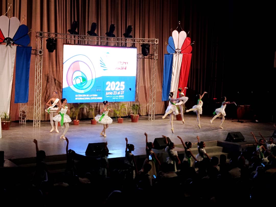 CubaRonSA's tweet photo. Con un tributo a la sostenibilidad y la rica historia de la industria ronera en el Oriente cubano, Cuba Ron S.A. participa en la XX Feria Internacional ExpoCaribe, que tiene lugar del 23 al 27 de junio de 2025 en el Complejo Cultural Heredia de Santiago de Cuba.

#CubaRonSA https://t.co/MPPkQ0kEBP