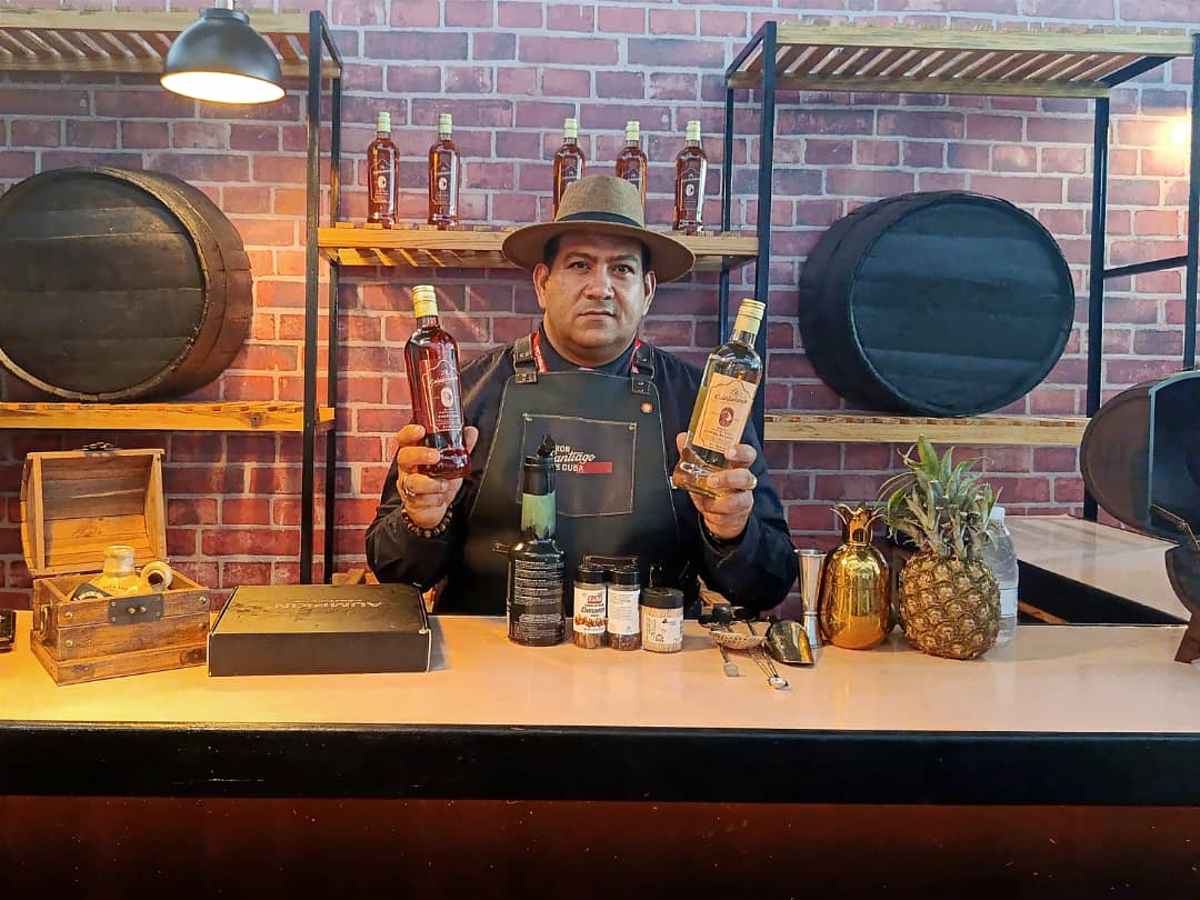 CubaRonSA's tweet photo. Con un tributo a la sostenibilidad y la rica historia de la industria ronera en el Oriente cubano, Cuba Ron S.A. participa en la XX Feria Internacional ExpoCaribe, que tiene lugar del 23 al 27 de junio de 2025 en el Complejo Cultural Heredia de Santiago de Cuba.

#CubaRonSA https://t.co/MPPkQ0kEBP