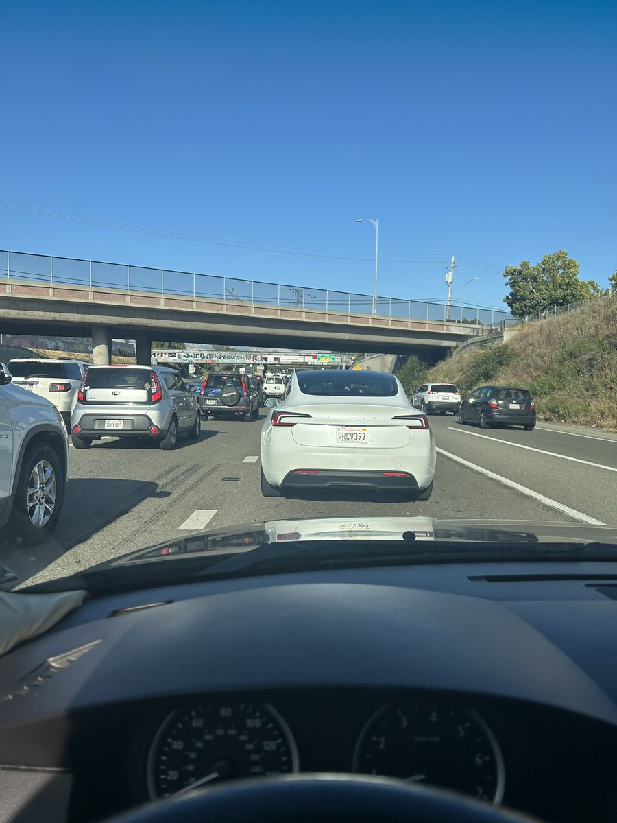 teeb9ine's tweet image. Ihatetraffic