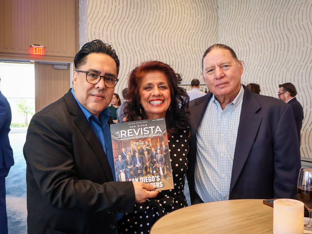 LR_Binacional's tweet photo. ✨ Lanzamos nuestra Edición Verano 2025 en San Diego, una noche de inspiración y reconocimiento.
Gracias a nuestros patrocinadores: @CHG_sandiego, CalPrivate Bank y @GomezTrial y a @cortezbrothers por capturar los mejores momentos. https://t.co/DMi9jXJKgn