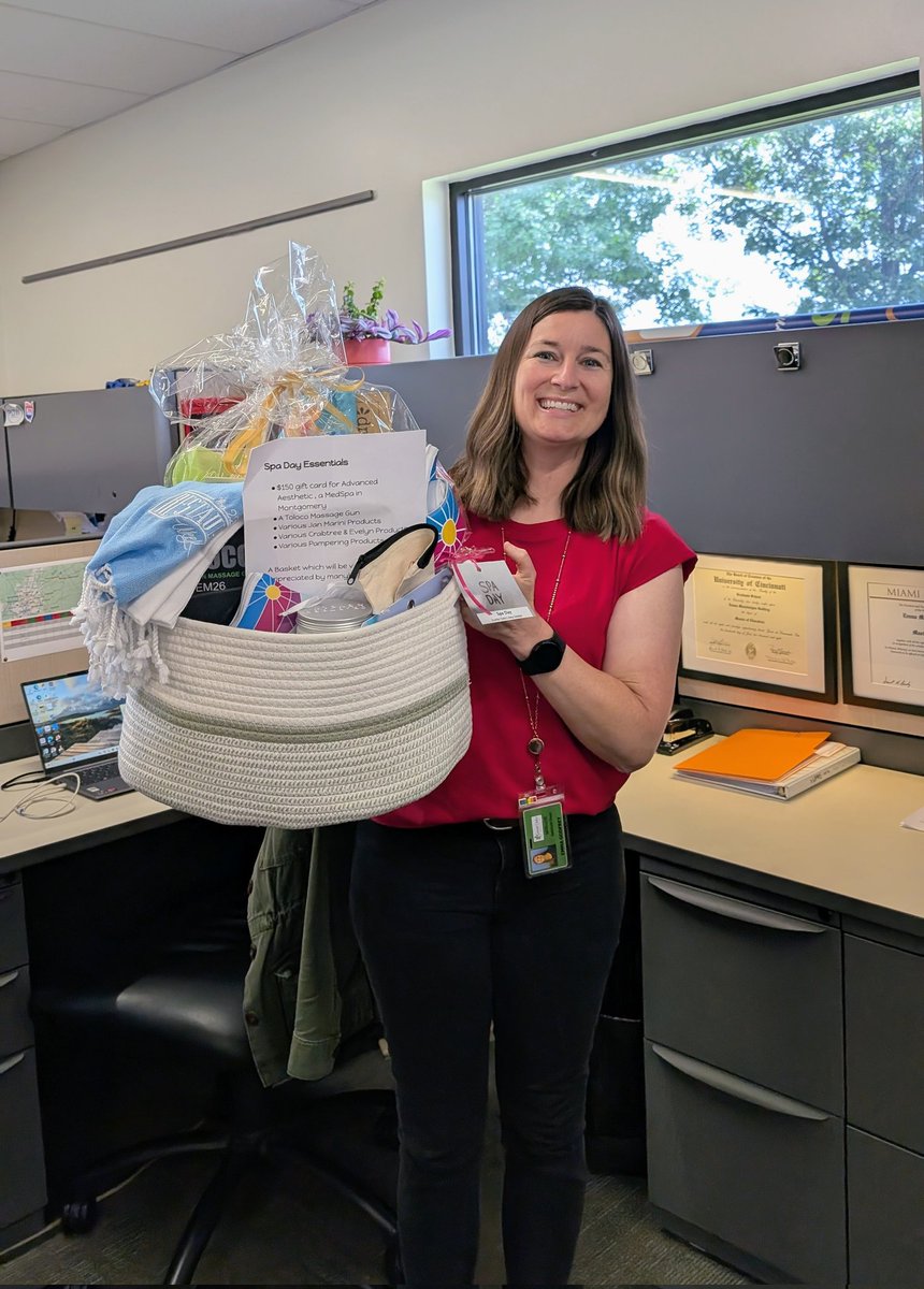 Winner, winner! Spa day dinner!! 

I was the lucky winner of the spa day basket from this year's annual Great Oaks Foundation fundraiser. <a href="/GreatOaksOhio/">Great Oaks Career Campuses</a> #DiscoverYourGREATness