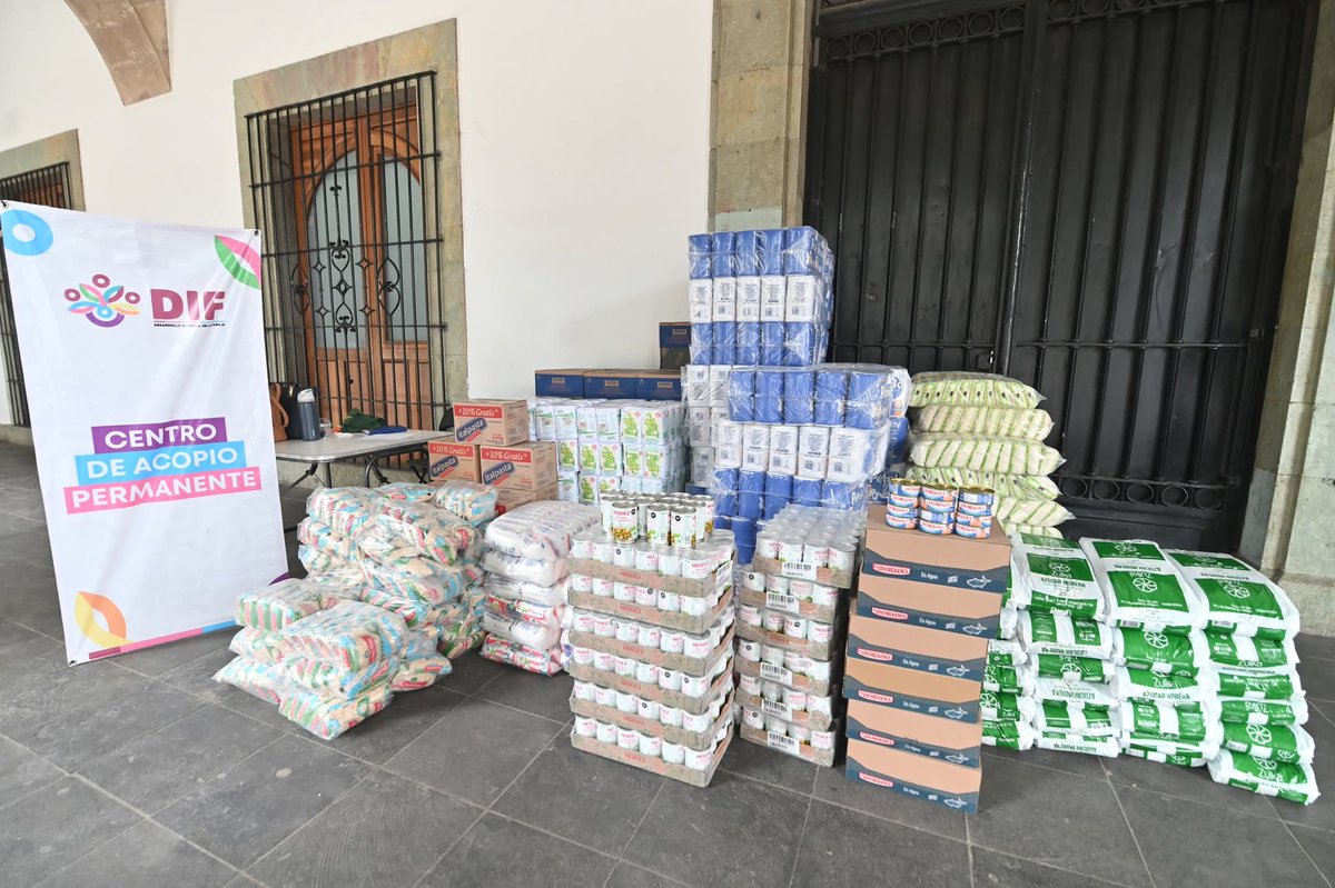 NOS SUMAMOS A LA SOLIDARIDAD CON EL PUEBLO DE LA COSTA 

Quienes formamos parte de la Secretaría de Fomento Agroalimentario y Desarrollo Rural Oaxaca nos solidarizamos con las personas afectadas por el paso del huracán Erick.

Entregamos víveres en el Centro de Acopio del DIF