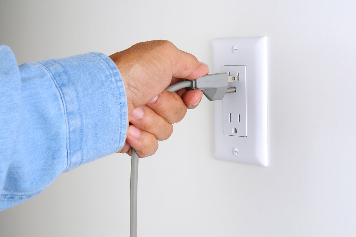 We want to inform residents of a potential brown-out of power that can occur due to an uptick in electricity usage. We encourage residents to reduce electricity use from 5:30-7:30pm to prevent possible outages and reduce transmission charges during peak hours.