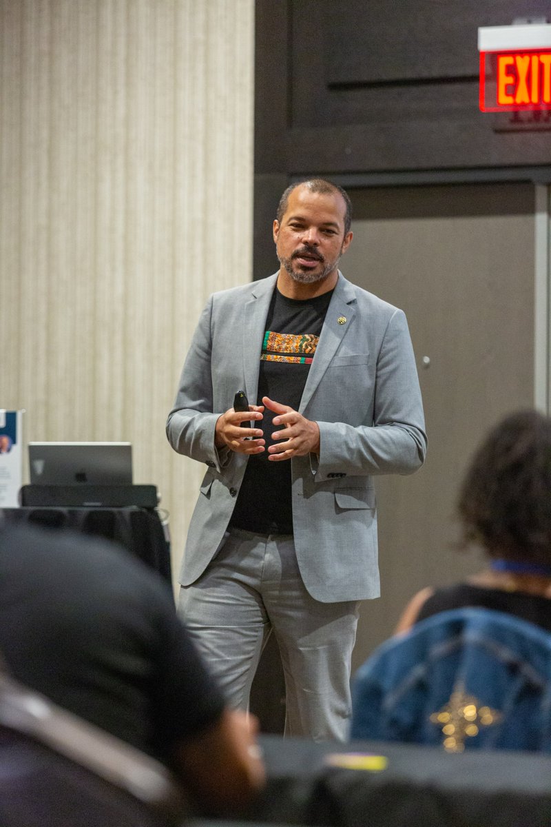 Tony Bradburn is challenging us to rediscover the true Dr. King. In this thought-provoking session at the 2025 I-Grow Summit, he’s uncovering the deeper legacy of MLK and urging us to carry that vision forward. #ILGrowSummit