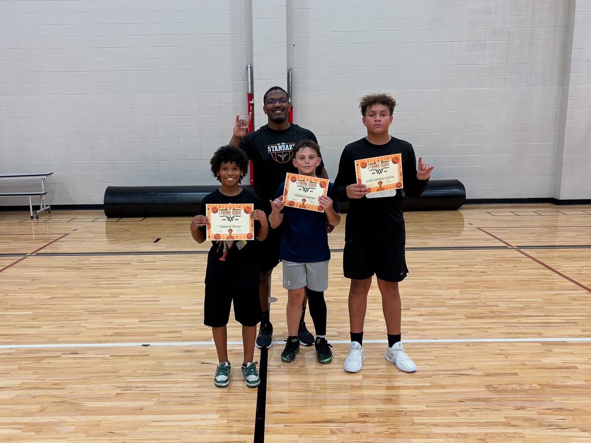 DobieHoops's tweet image. Day 1 in the books! Great energy, hustle, and heart from our future Longhorns. The foundation is being built one drill at a time! #DobiePride #MINDSET