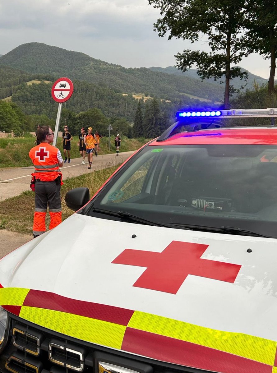 ⛑️ Un any més donant suport als relleus que han portat la Flama del Canigó des de Coll d’Ares.