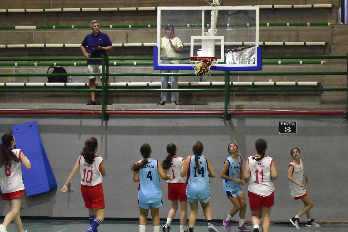💥NOTICIA

✅️ Finalizamos con éxito otra jornada en los #JuegosEMDE2025 

🥉Terminaron en tercera posición:
 
🏀 FEM: Irlandesas (M).
🏀 MAS: SAFAUR (SE).
⚽️ 7: CEU (SE).
⚽️ Sala: Santa Ana y San Rafael (M)
🏐 Claret 'A' (LP).

⬇️ Clasificación: eusebiomillan.com/clasificacione…