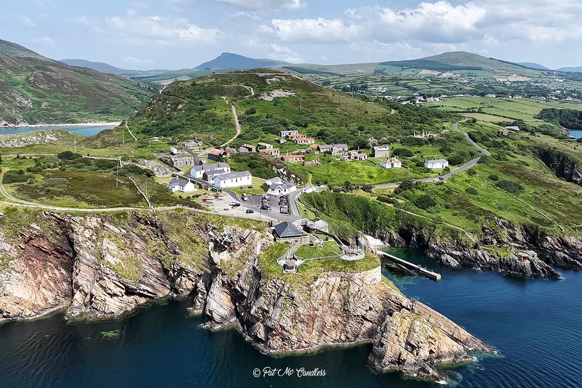ThisIsIreland3's tweet photo. 📍A beautiful aerial view of Fort Dunree, in County Donegal, Ireland 🇮🇪 

📸 Pat MC Candless 

#donegal #ireland #fort #fortdunree https://t.co/jZmibEnEbq